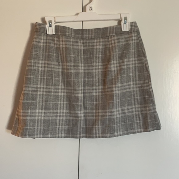Pleated plaid mini skirt - Picture 2 of 3